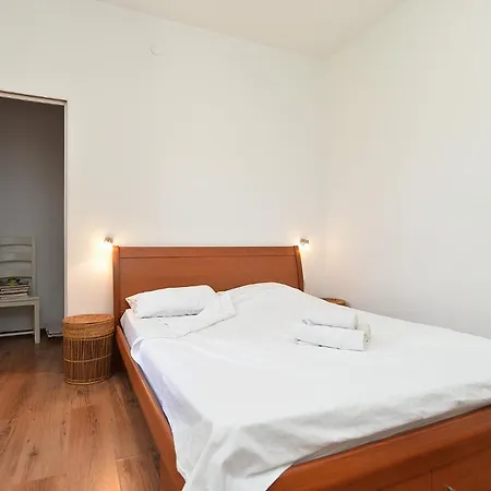 House Dragan 1231 Holiday home *