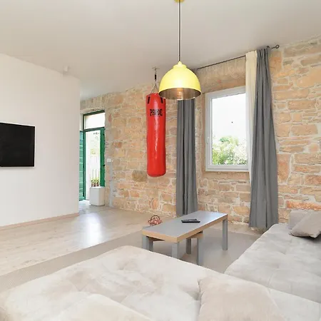 House Dragan 1231 Ferienhaus Štinjan