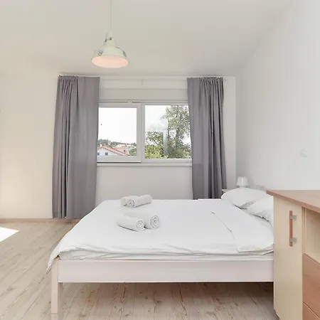 House Dragan 1231 Ferienhaus Štinjan