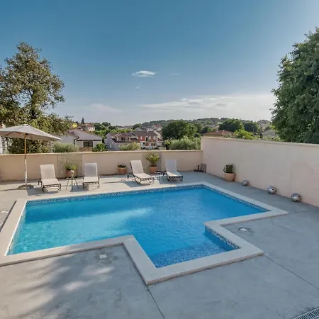 House Dragan 1231 Holiday home *
