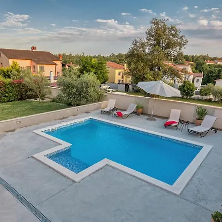 Ferienhaus House Dragan 1231